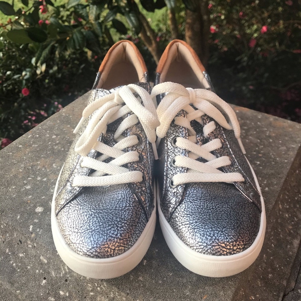 Naturalizer Metallic Crackle Morrison Sneakers - Picture 8 of 12